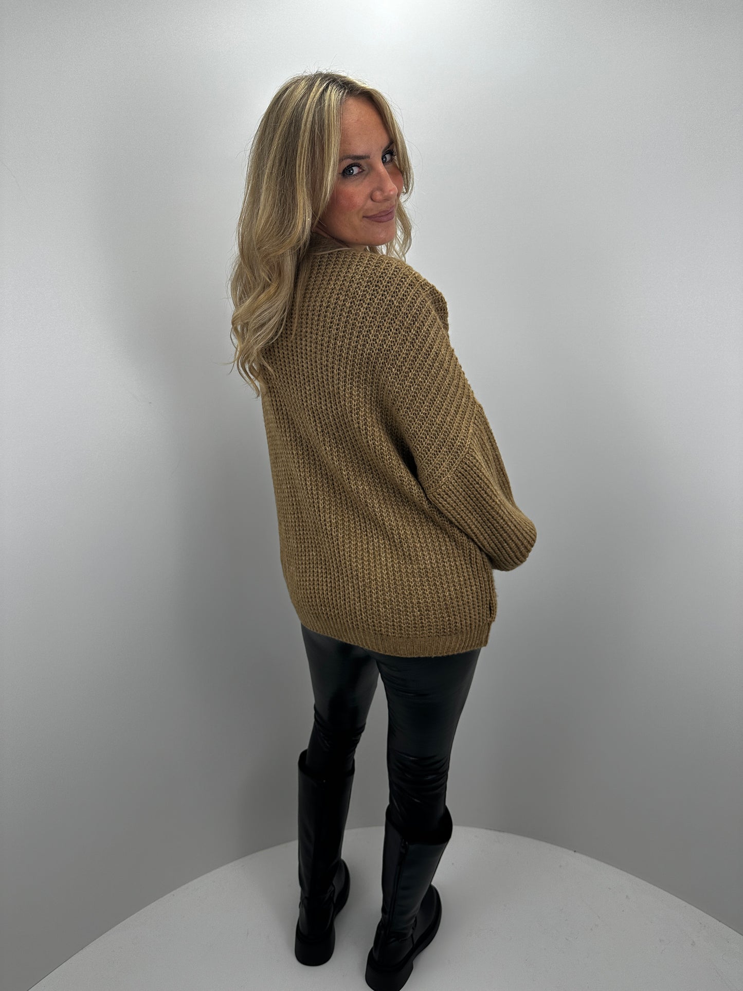 Basic Cardigan mit Ballonärmeln - mokka