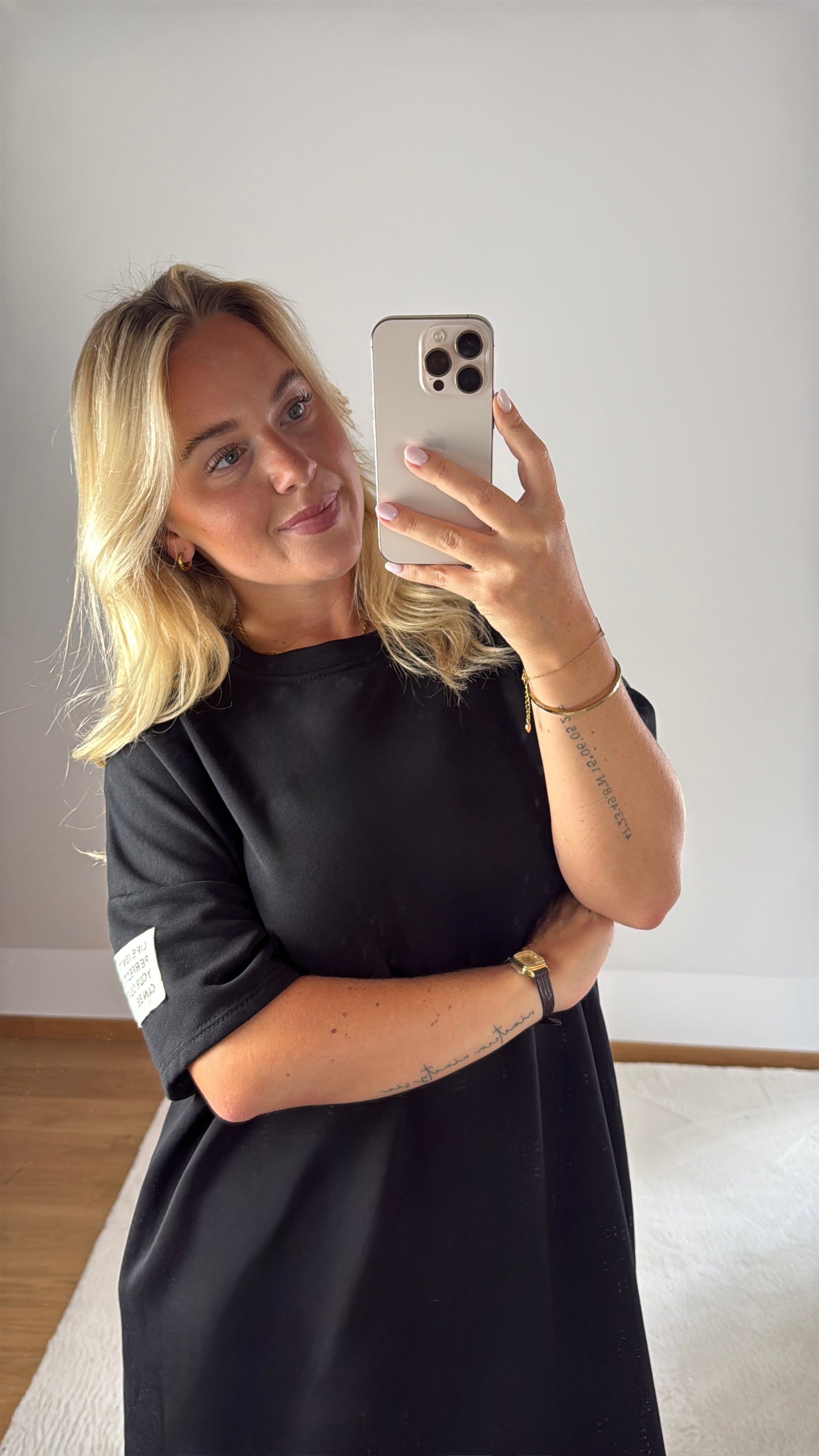T-Shirt-Kleid Patch - schwarz