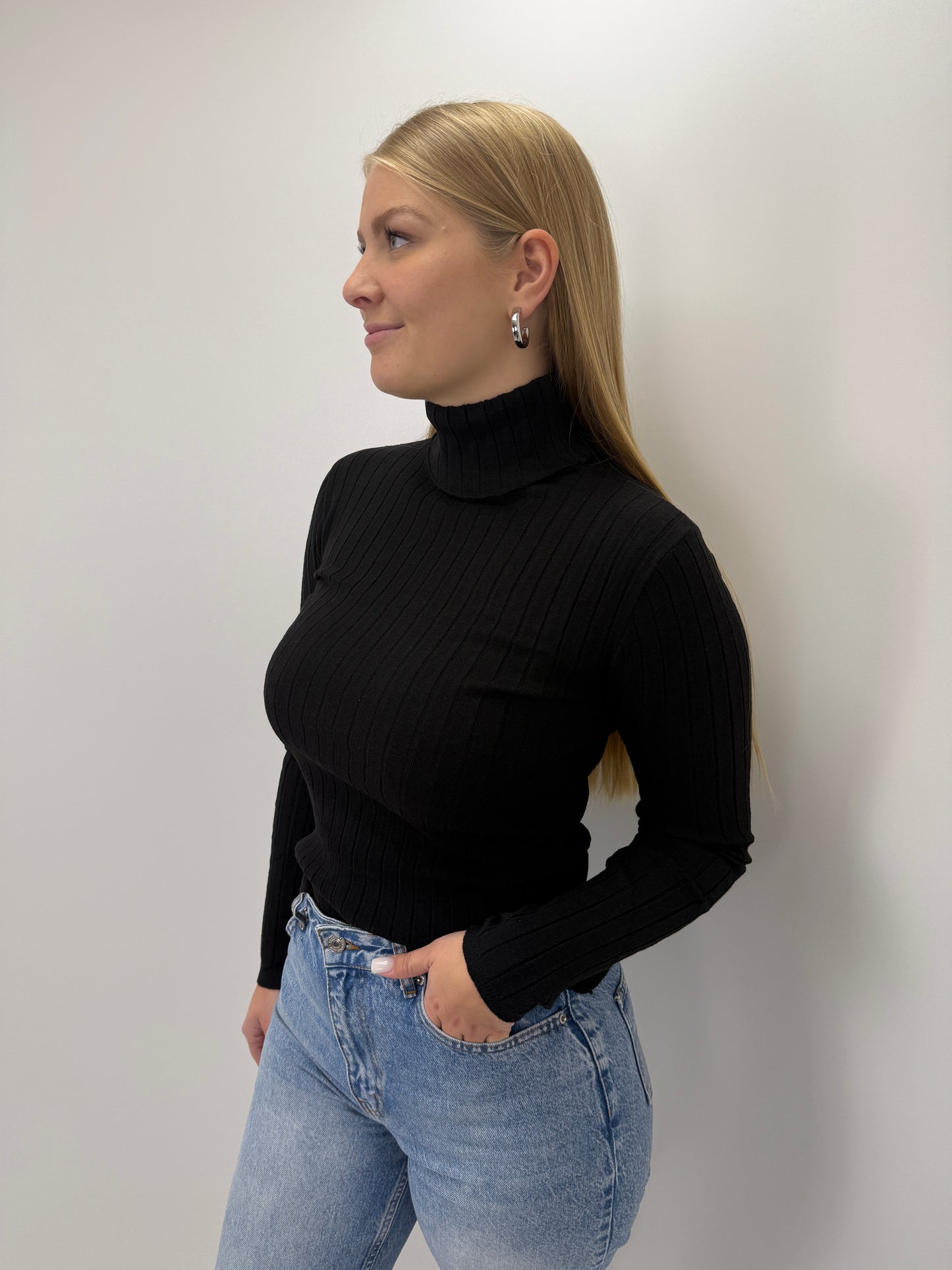 Rollkragenpullover Jasmin - schwarz