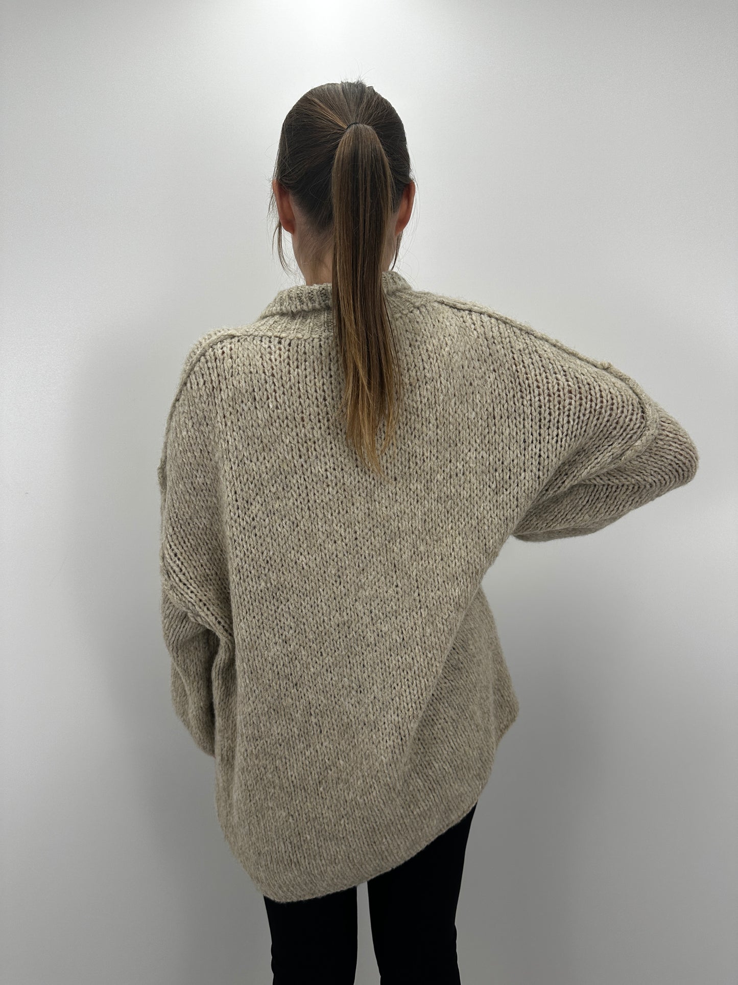 Oversize Cardigan mit goldenen Knöpfen - Taupe