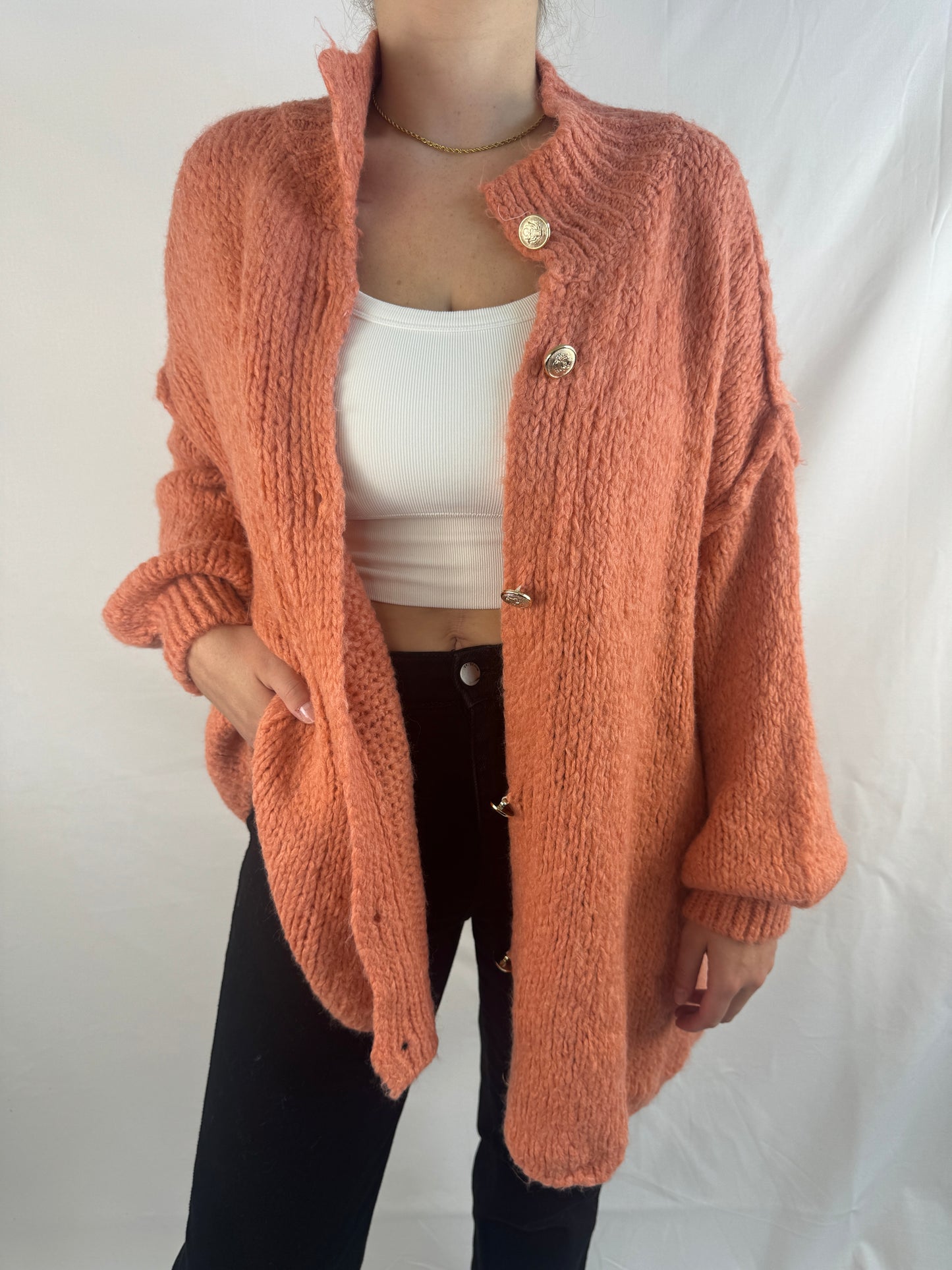 Oversize Cardigan mit goldenen Knöpfen - Koralle