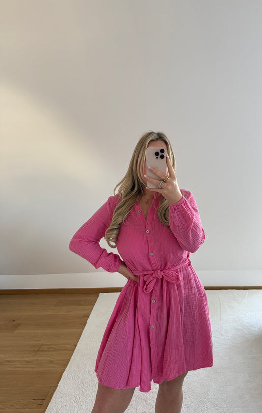 Musselinkleid mit Gürtel - pink