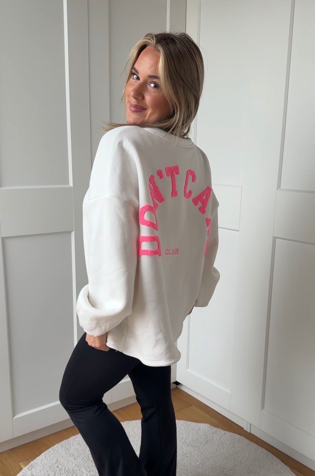 Sweatshirt Don‘t Care Club