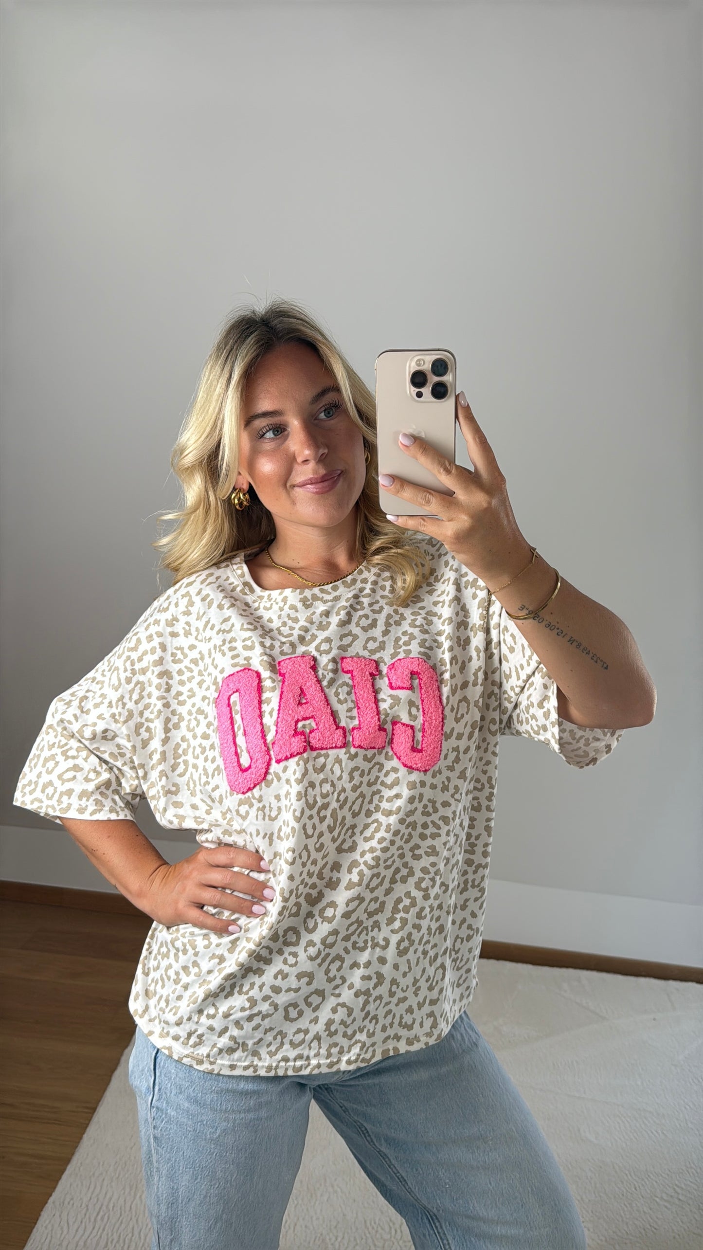 T-Shirt Ciao mit Leoprint - beige/weiß/pink