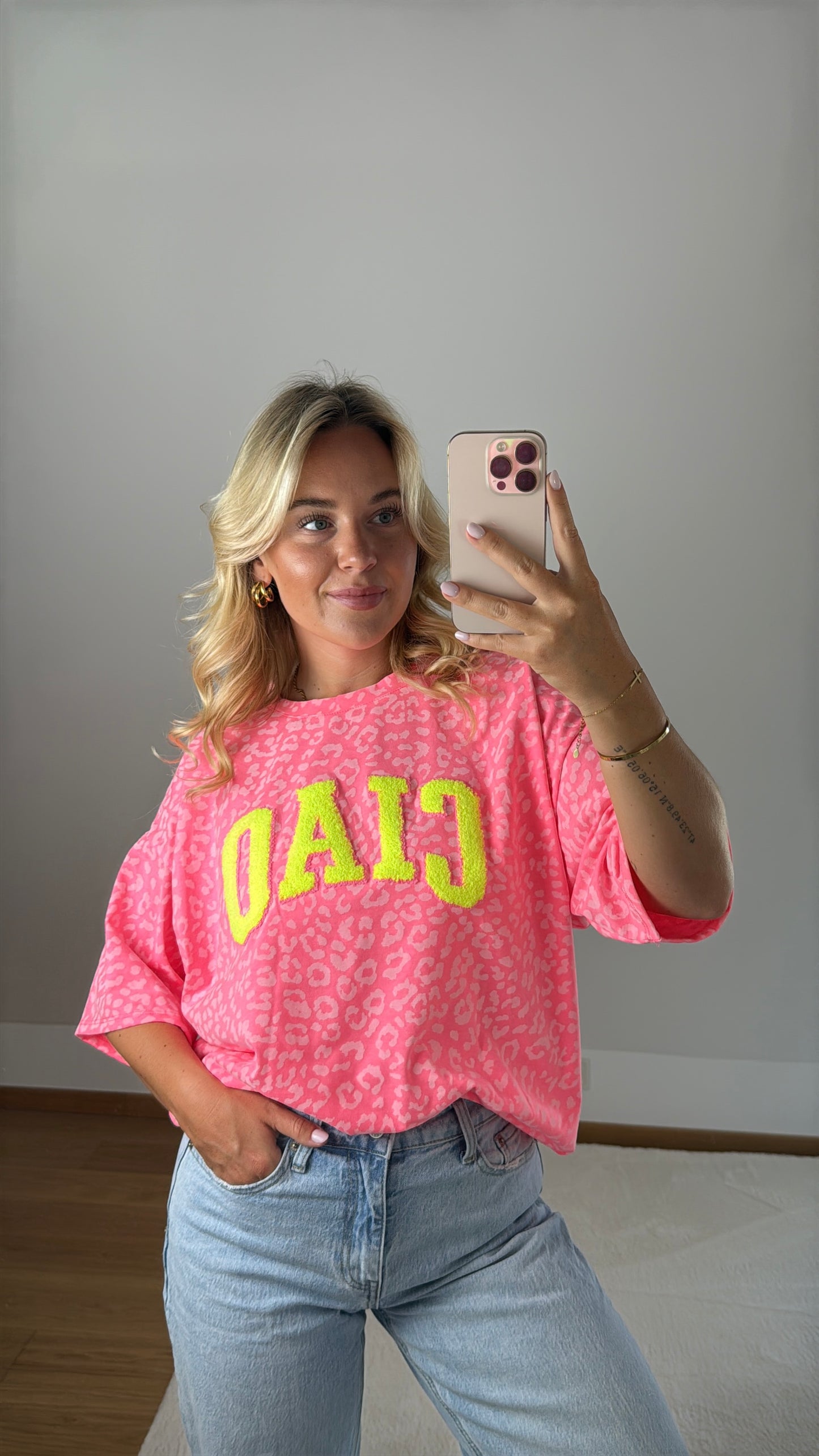 T-Shirt Ciao mit Leoprint - rosa/pink/neongelb