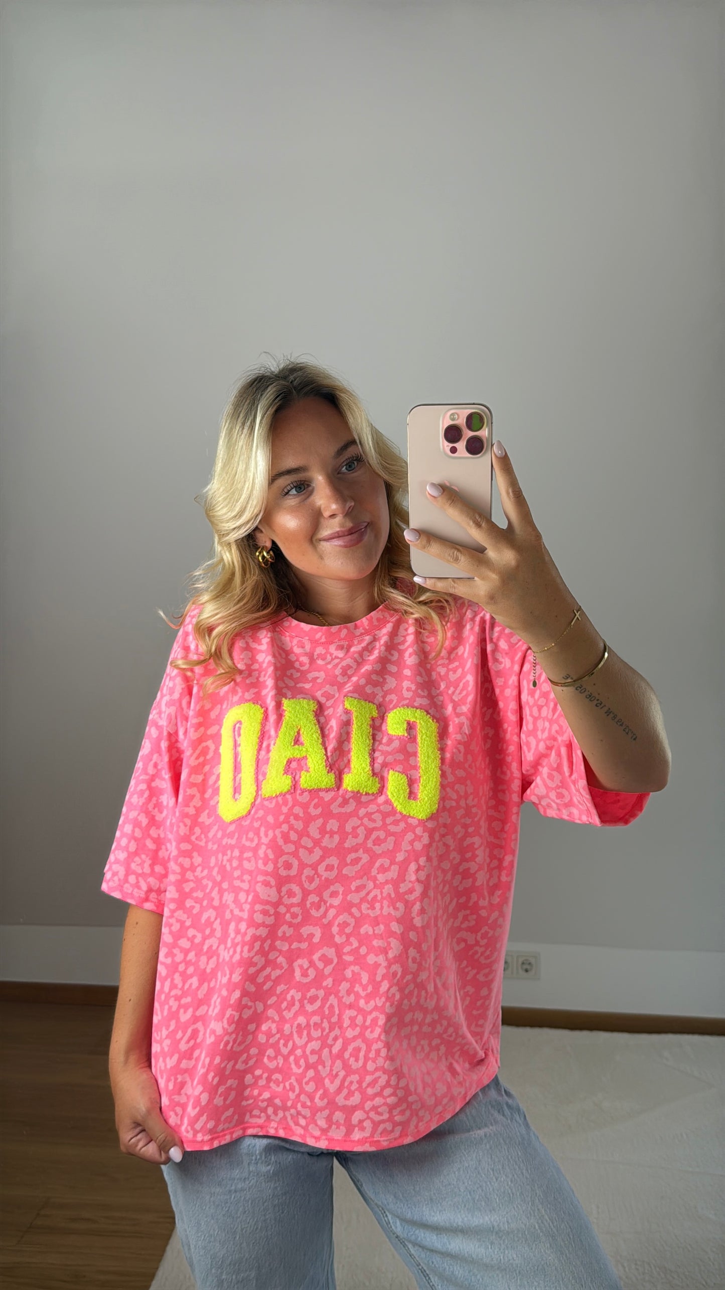 T-Shirt Ciao mit Leoprint - rosa/pink/neongelb