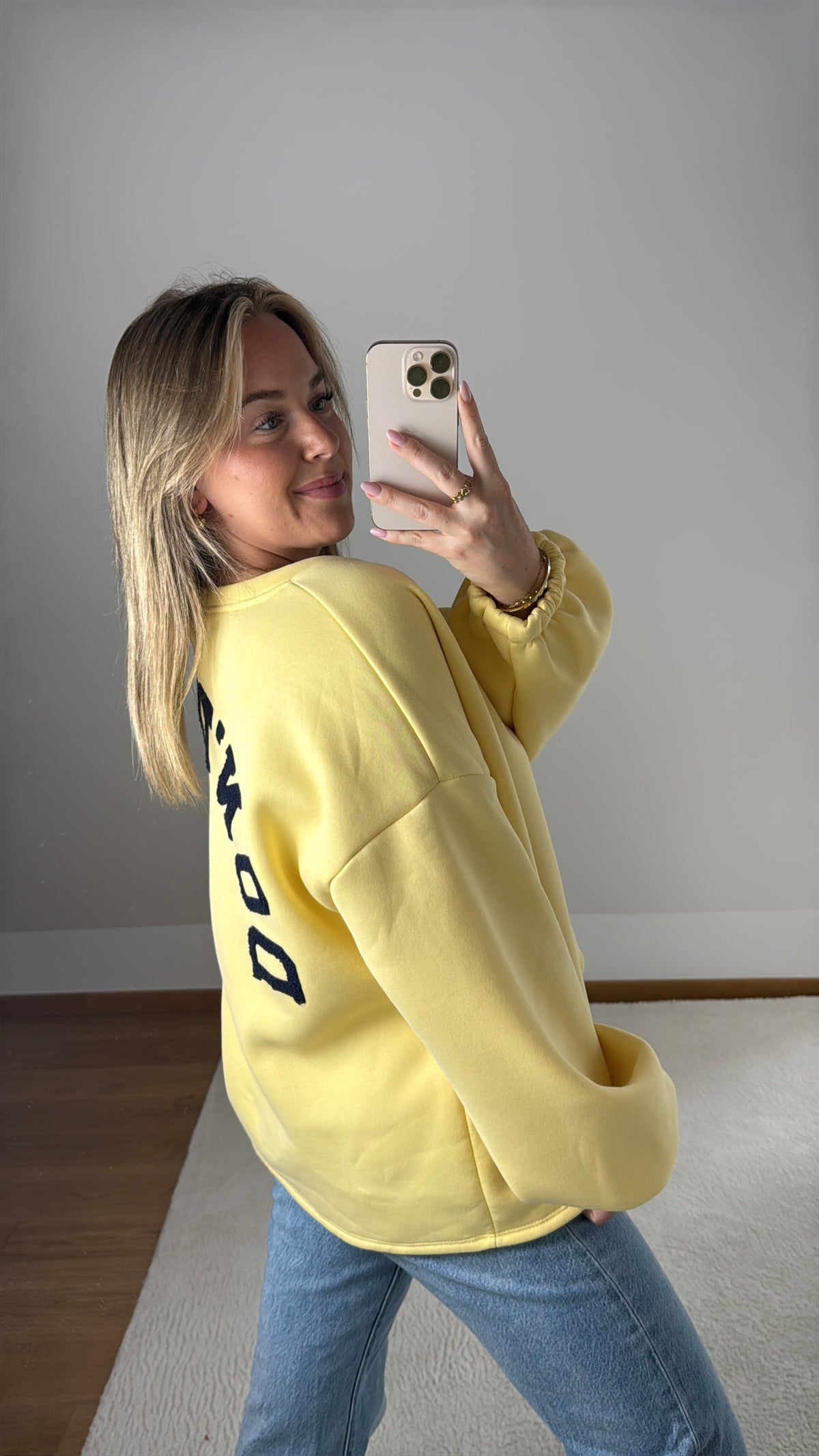Sweatshirt Don‘t Care Club