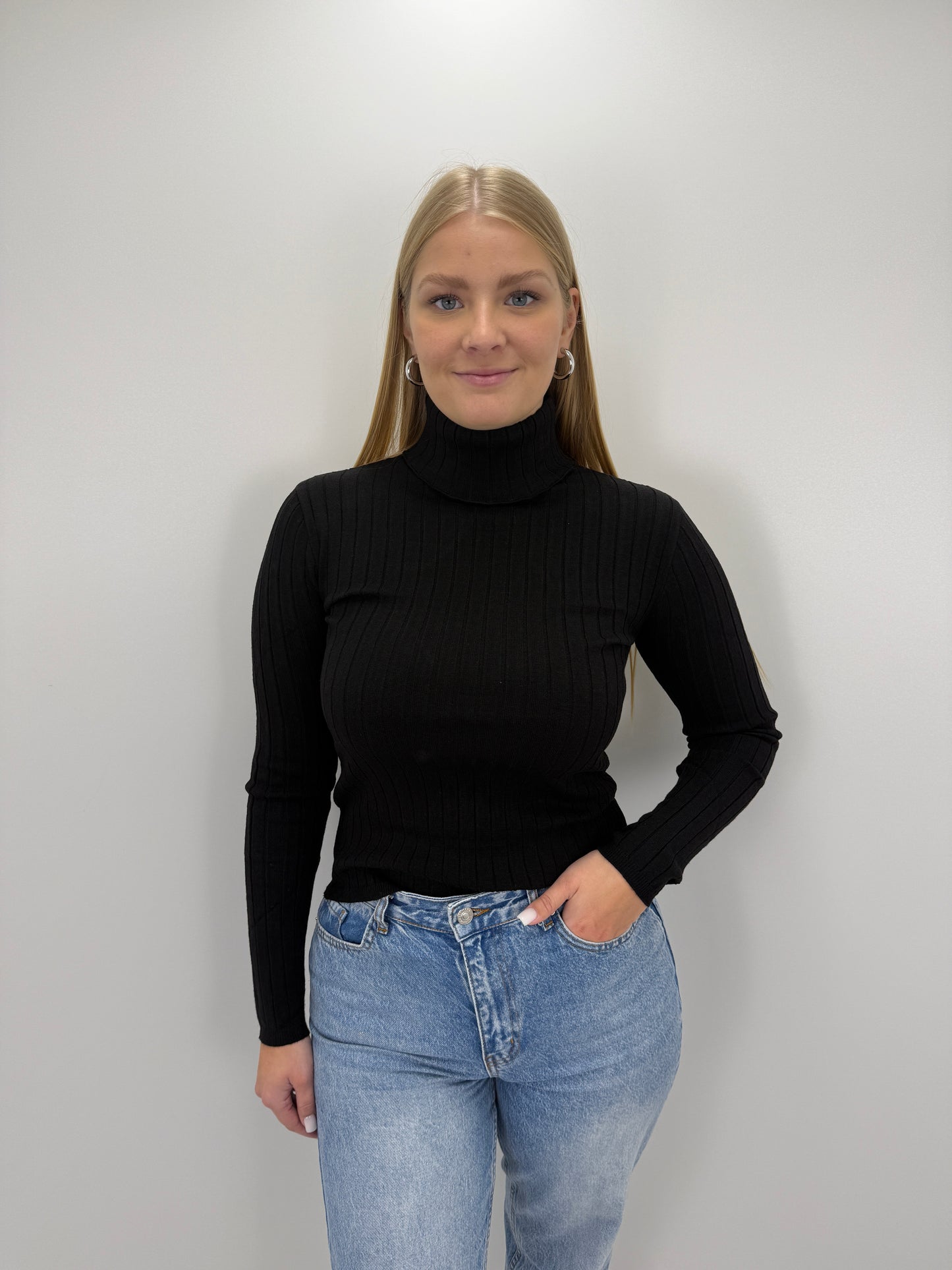 Rollkragenpullover Jasmin - schwarz
