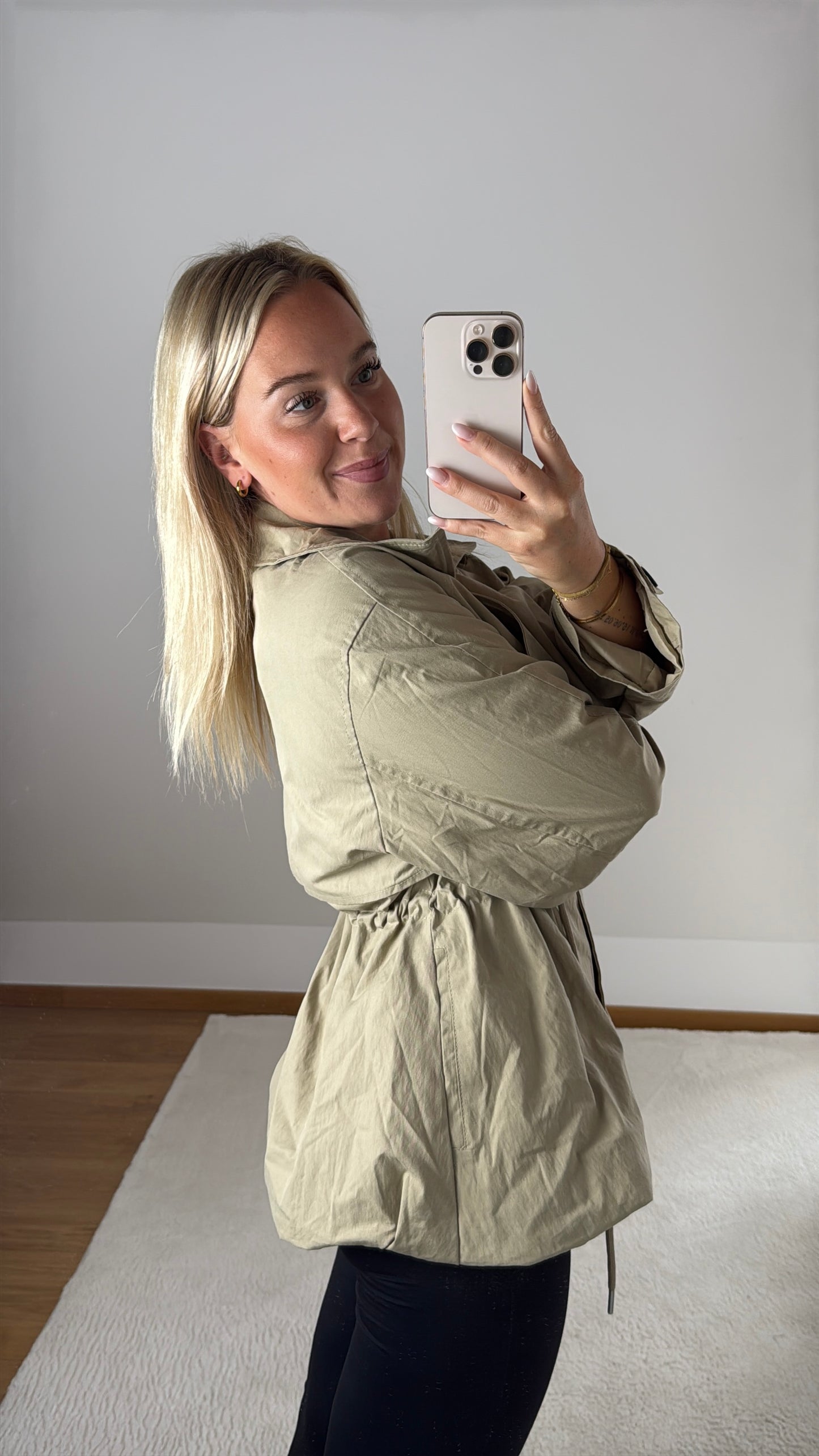 Trenchcoat Kim