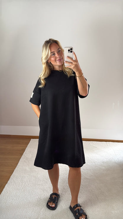 T-Shirt-Kleid Patch - schwarz