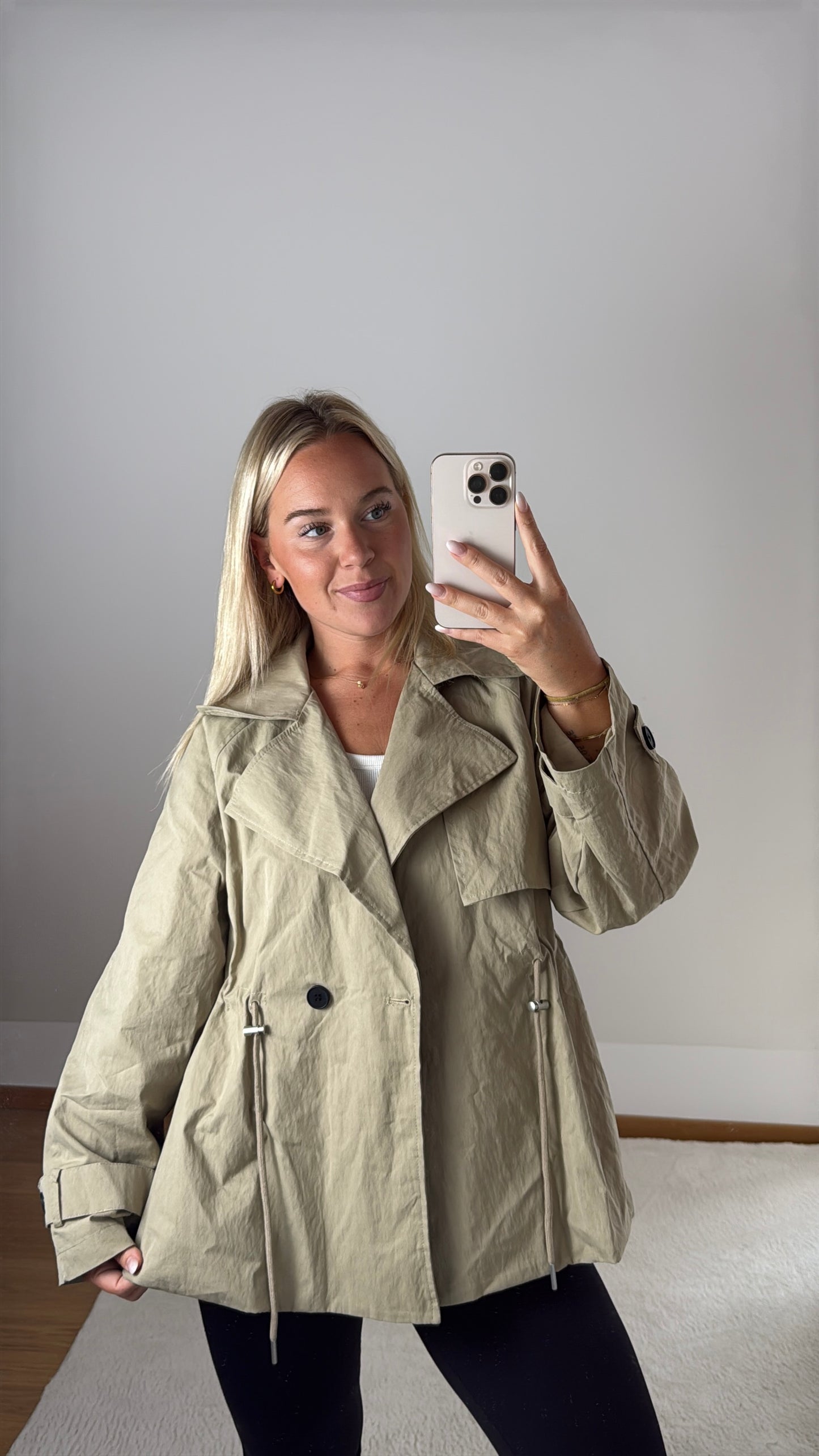 Trenchcoat Kim