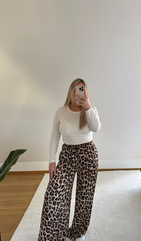 Satinhose mit Leomuster - hell