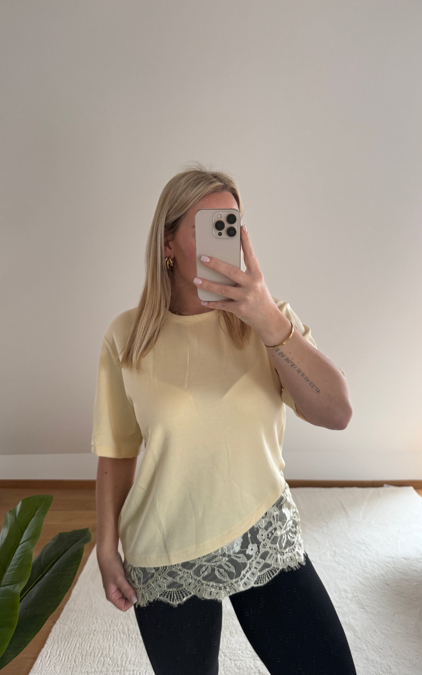 T-Shirt mit Spitze Jolie - pastellgelb