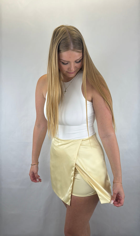Satinrock Aurelia kurz - gelb